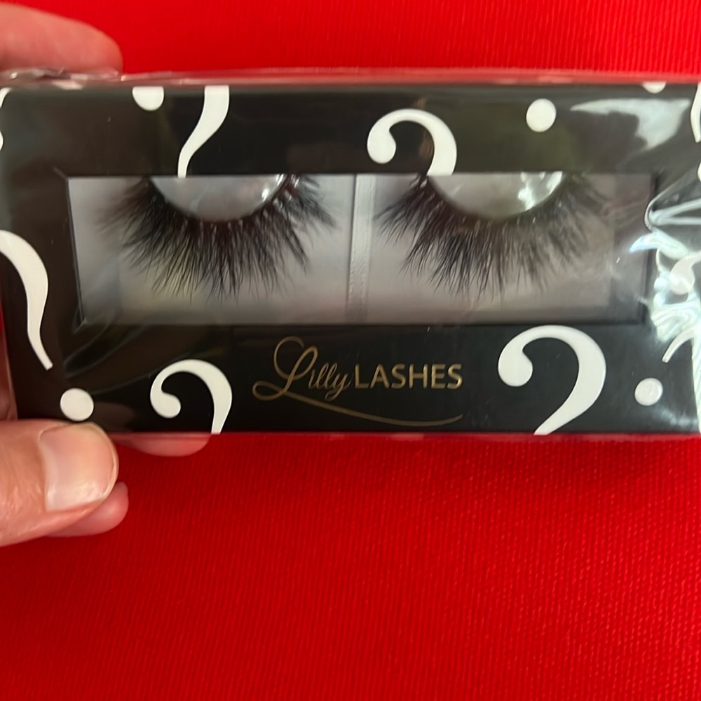 New Lilly Lashes it’s a Mystery 3D Falsies